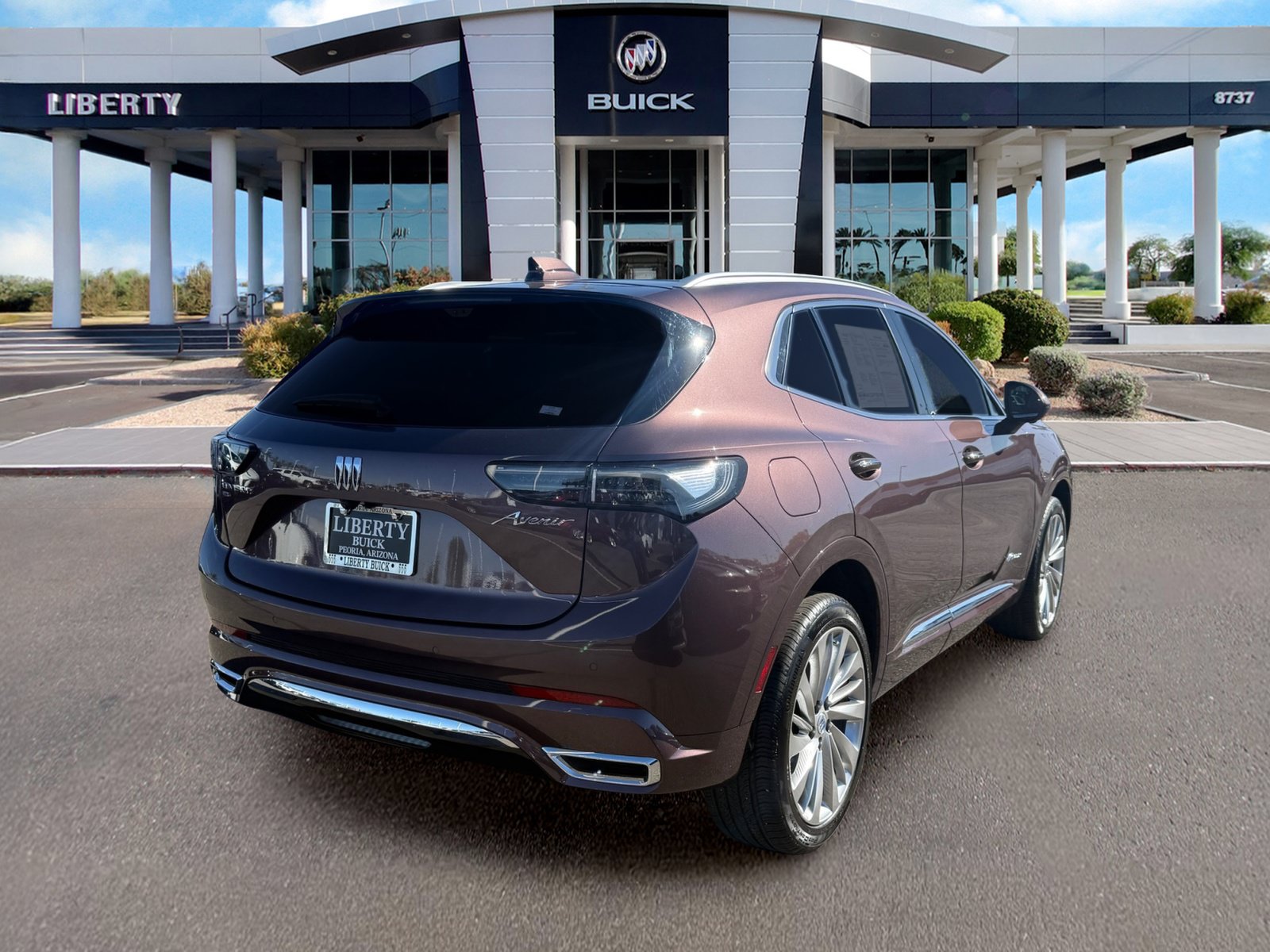 Used 2025 Buick Envision Avenir AWD/4WD image 3