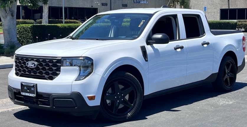 Used 2025 Ford Maverick XL w/ Equipment Group 102A AWD/4WD image 1