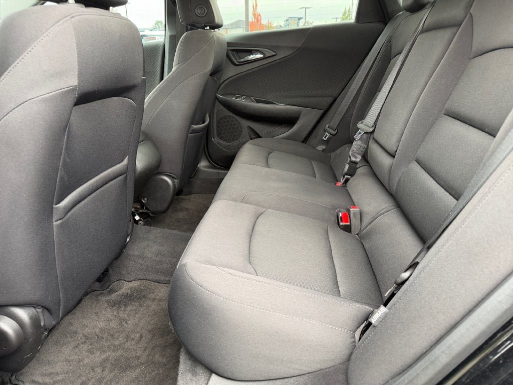 Used 2017 Chevrolet Malibu LS FWD image 33