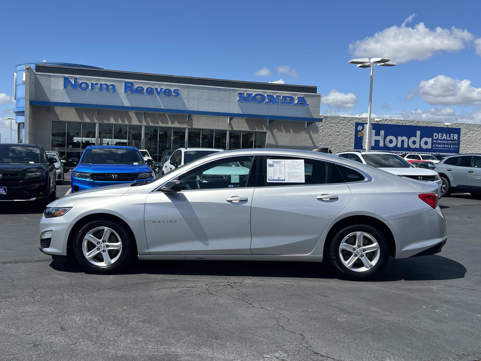 Used 2021 Chevrolet Malibu LS FWD image 2