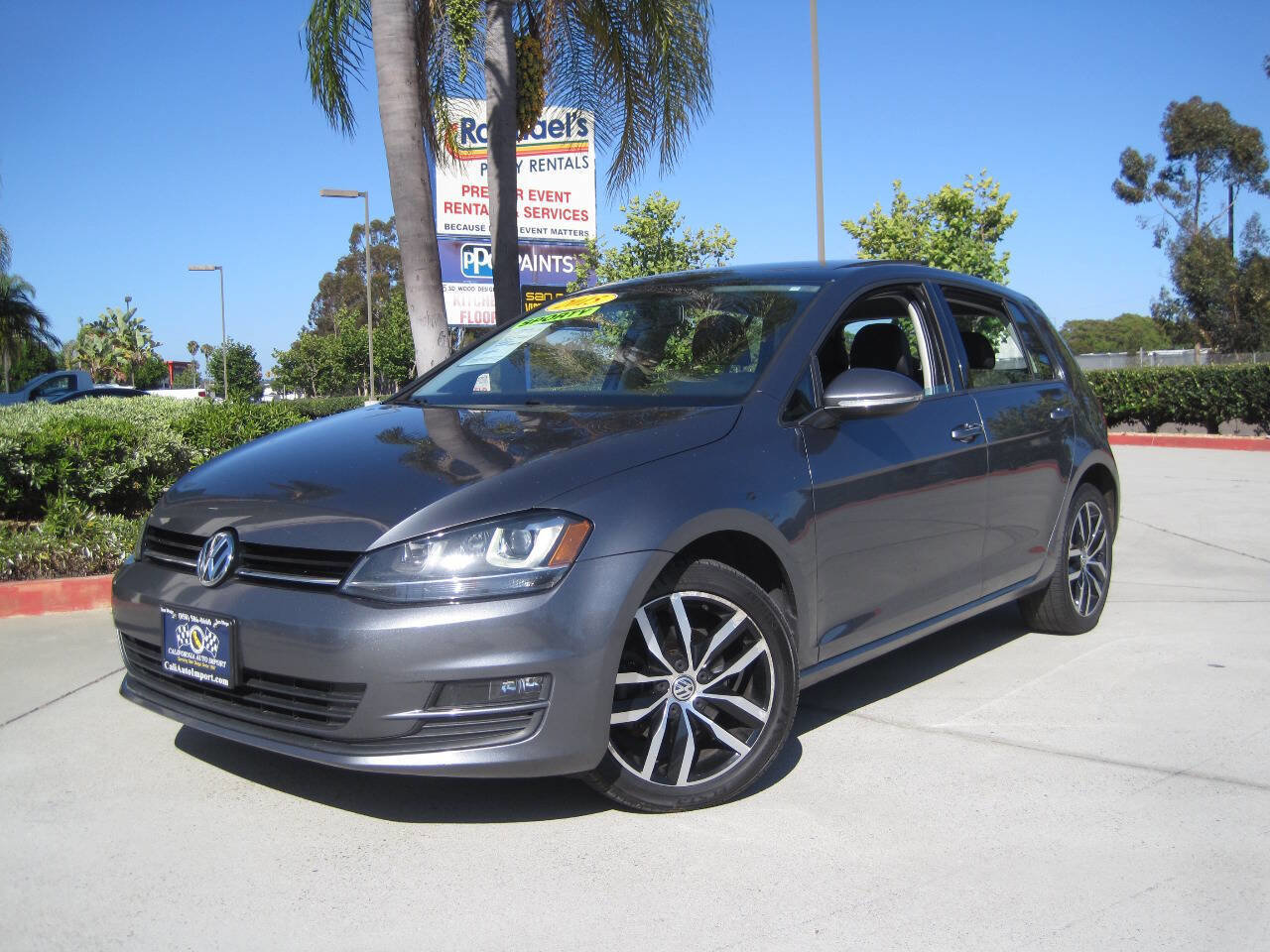 Used 2015 Volkswagen Golf S FWD image 1