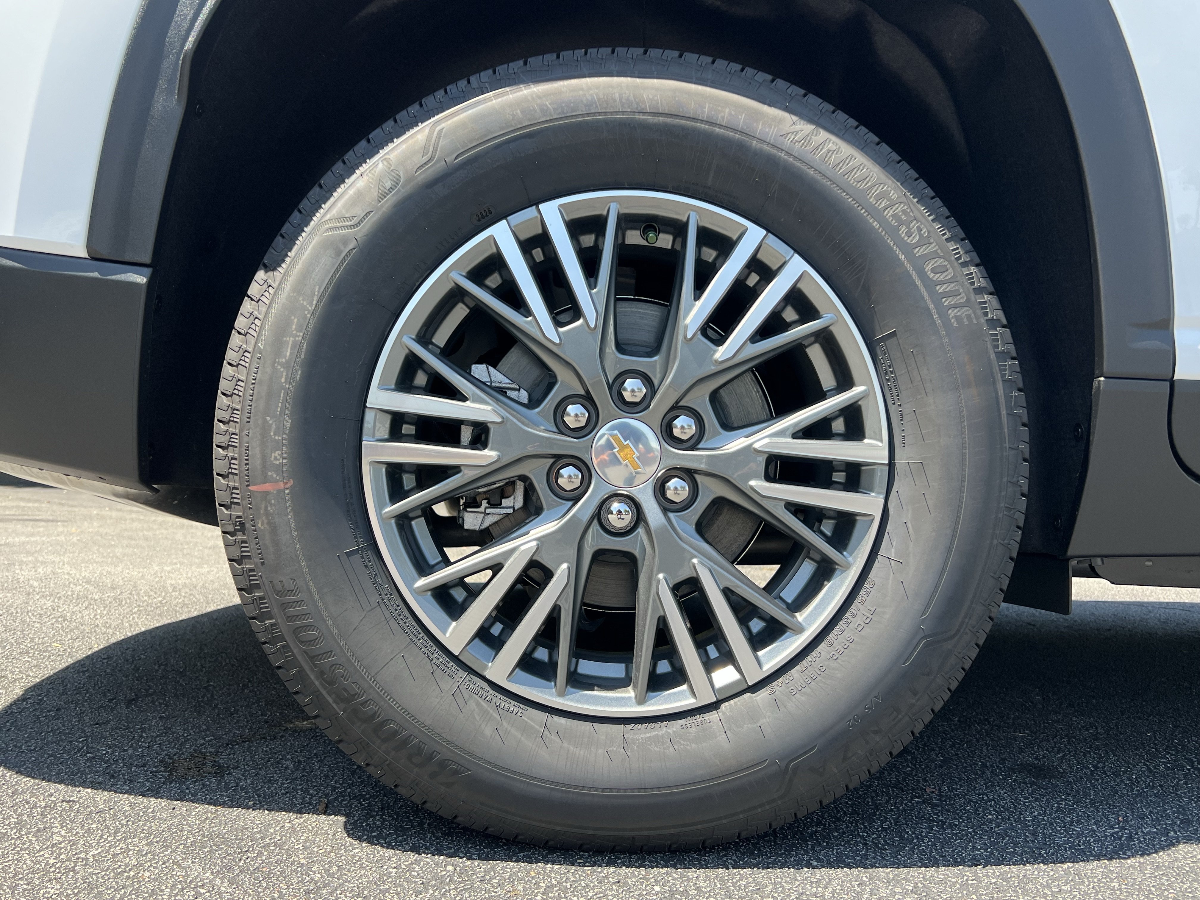 New 2027 Chevrolet Traverse LT FWD image 36