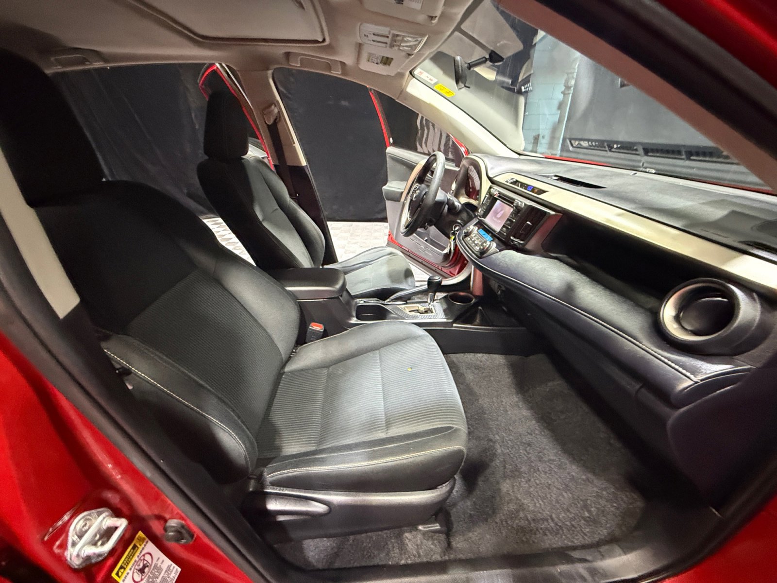 Used 2013 Toyota RAV4 XLE image 19