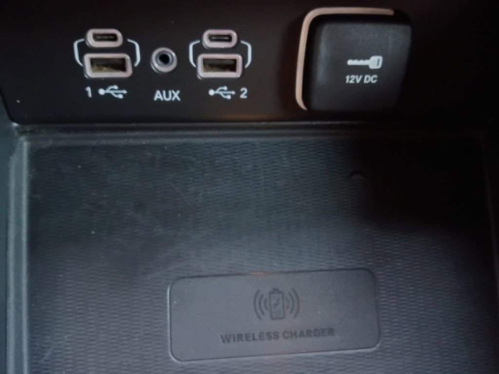 Used 2024 Jeep Grand Cherokee Altitude AWD/4WD image 6