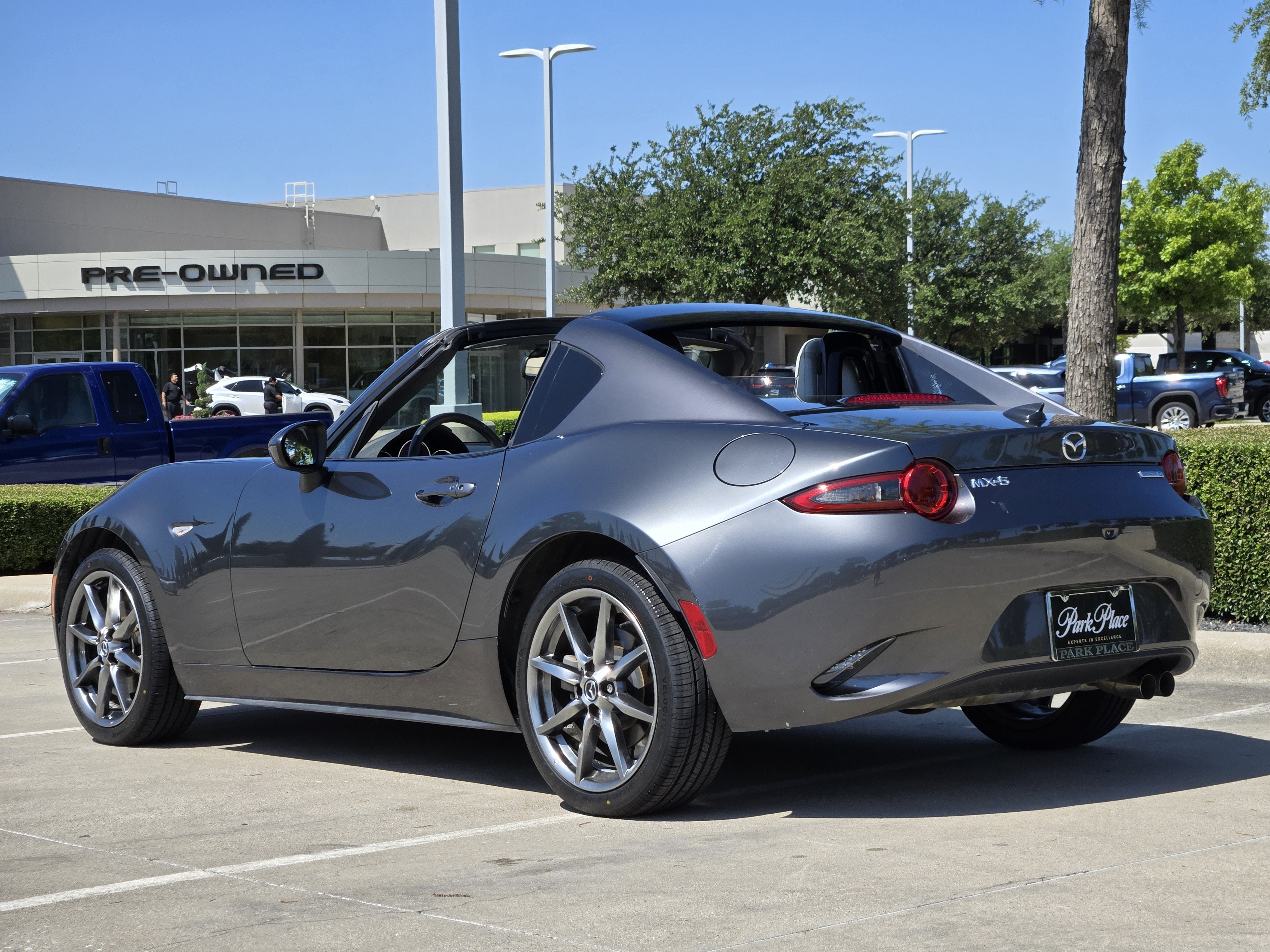 Used 2021 MAZDA MX-5 Miata RF Grand Touring RWD image 3