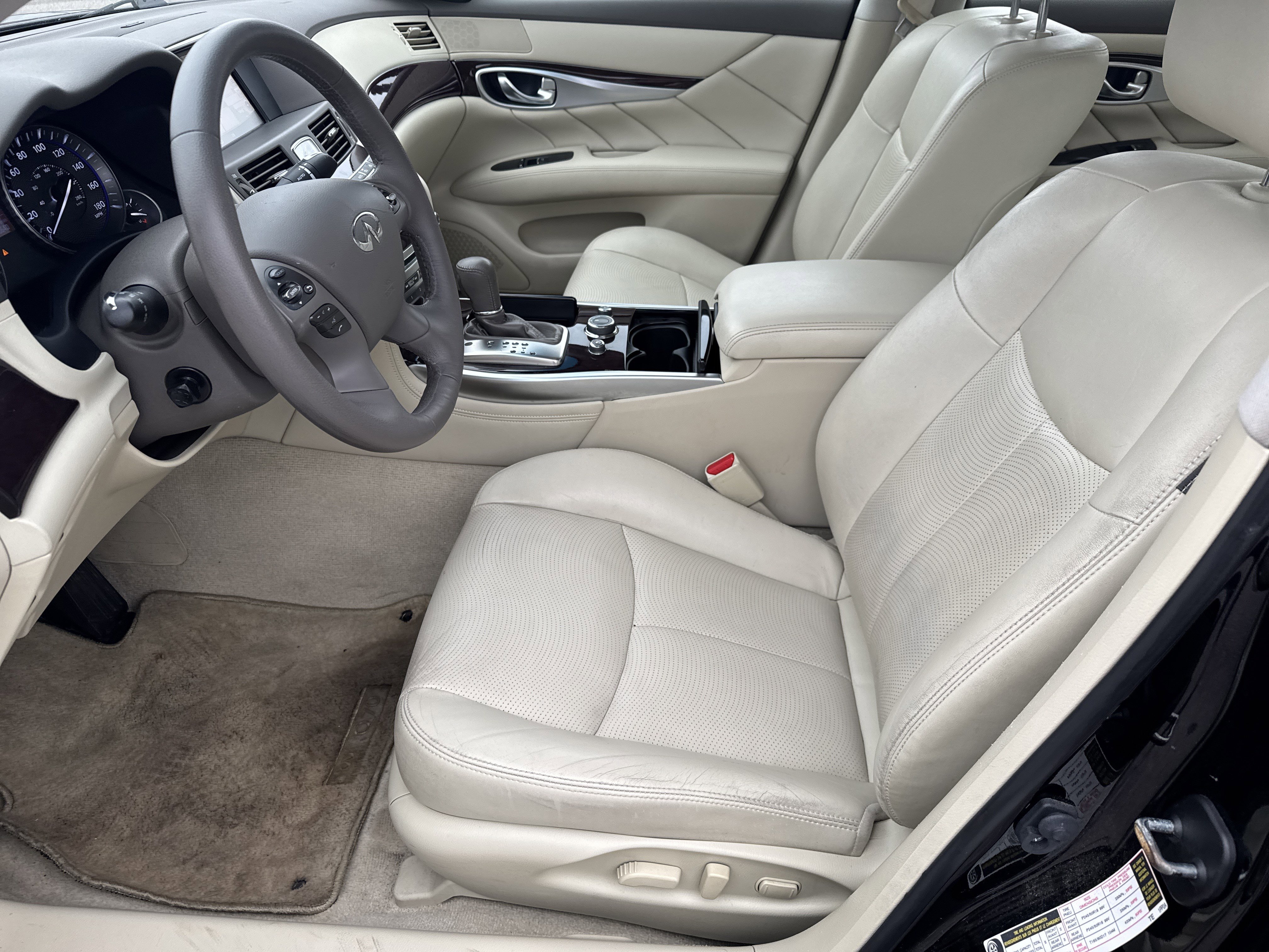 Used 2019 INFINITI Q70 L 3.7 image 10