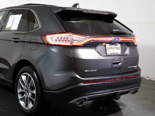 Used 2018 Ford Edge Titanium w/ Equipment Group 302A AWD/4WD image 11
