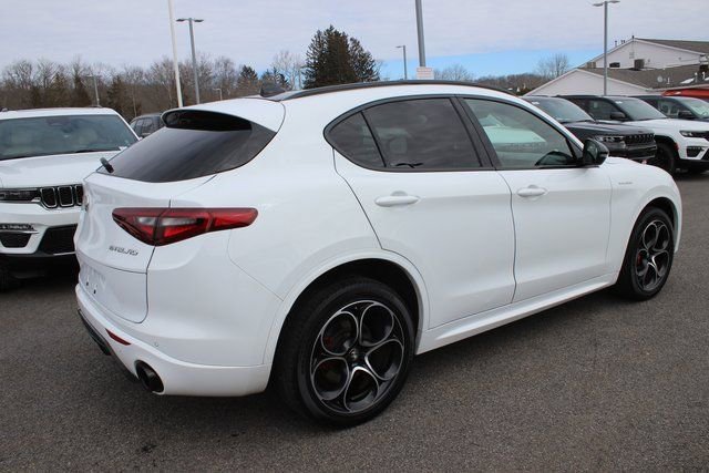 Used 2023 Alfa Romeo Stelvio Veloce image 31