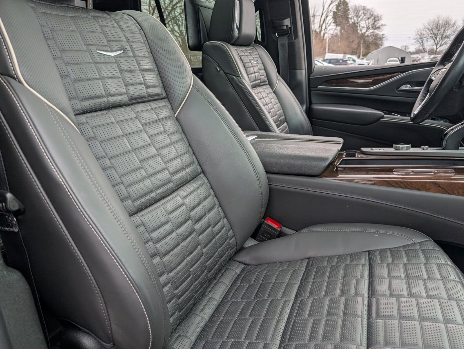 Certified 2024 Cadillac Escalade Sport Platinum w/ LPO, ONYX Package image 37