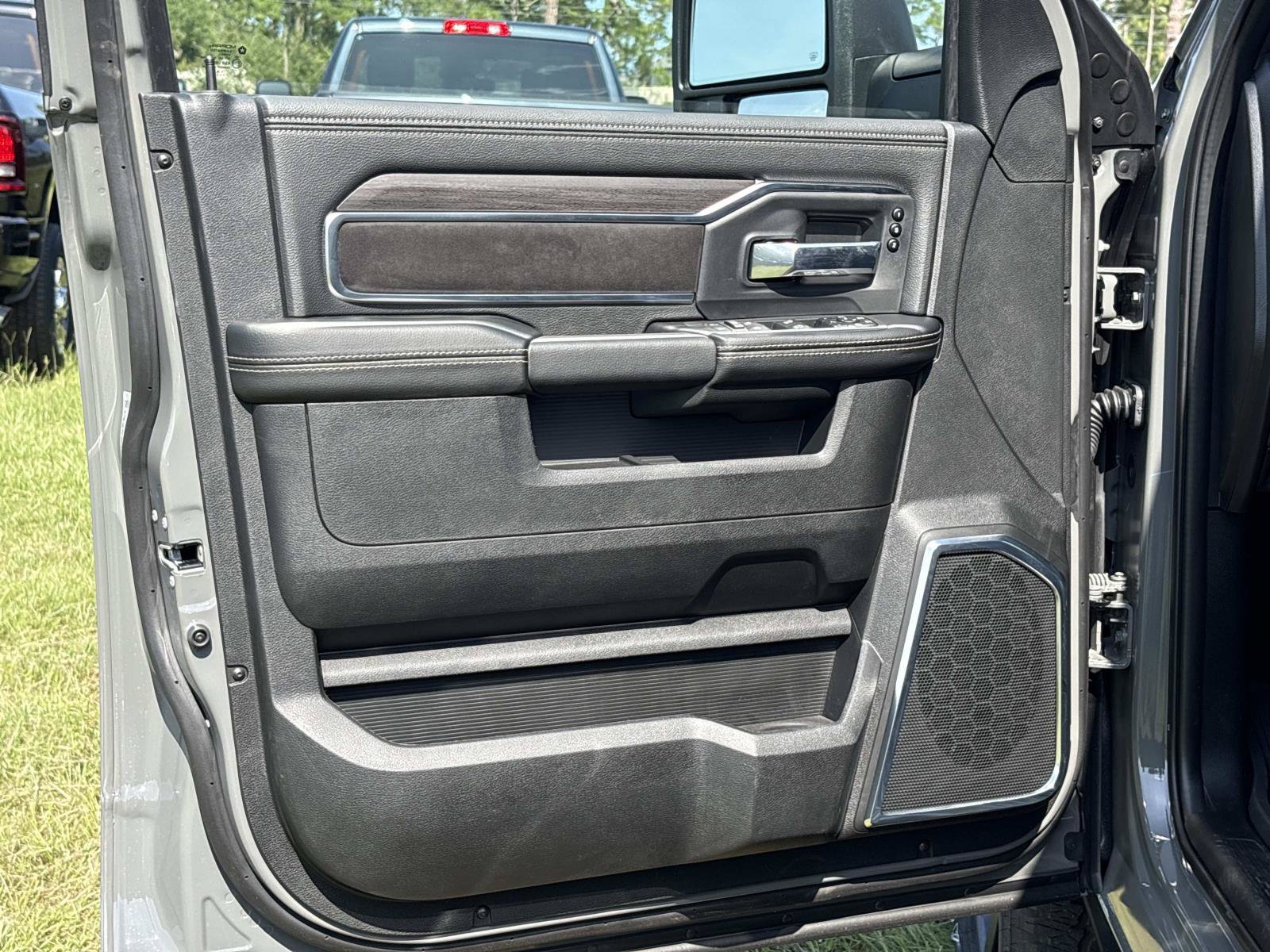 New 2026 RAM 2500 Laramie w/ Night Edition AWD/4WD image 17