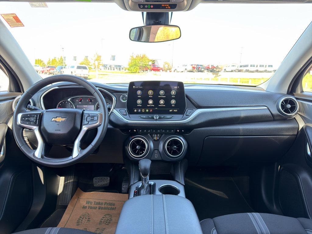 Used 2025 Chevrolet Blazer LT AWD/4WD image 19