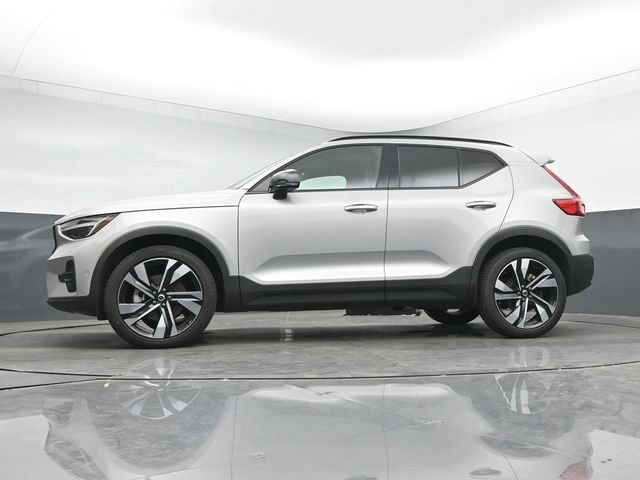 Used 2023 Volvo XC40 B5 Ultimate w/ Protection Package Premier AWD/4WD image 14