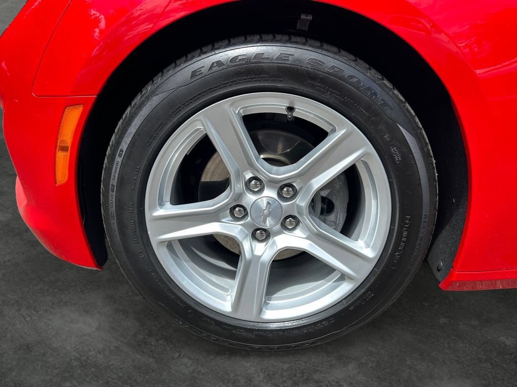 Used 2023 Chevrolet Camaro LT RWD image 4