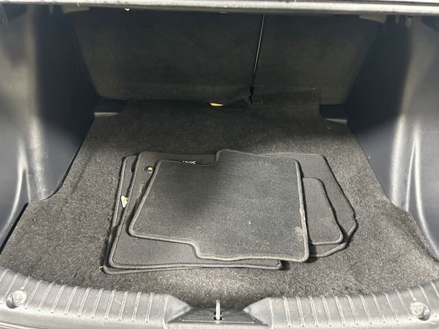 Used 2019 Toyota Yaris L image 25