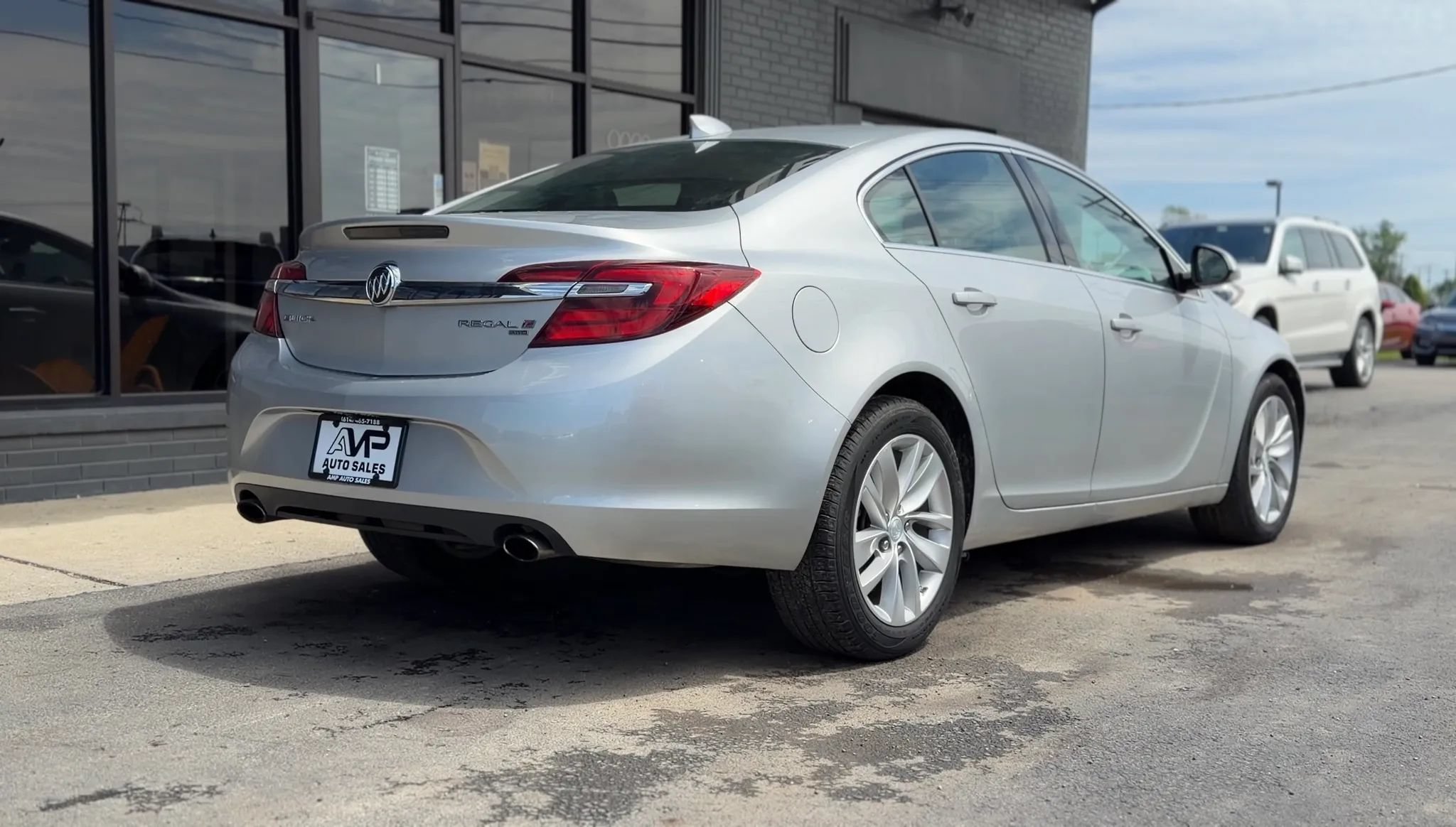 Used 2016 Buick Regal AWD image 2