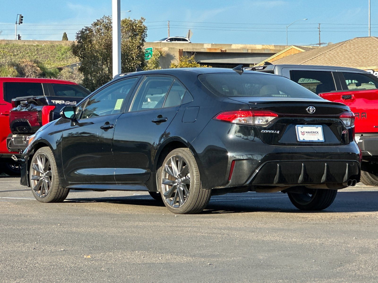 Used 2024 Toyota Corolla SE image 3