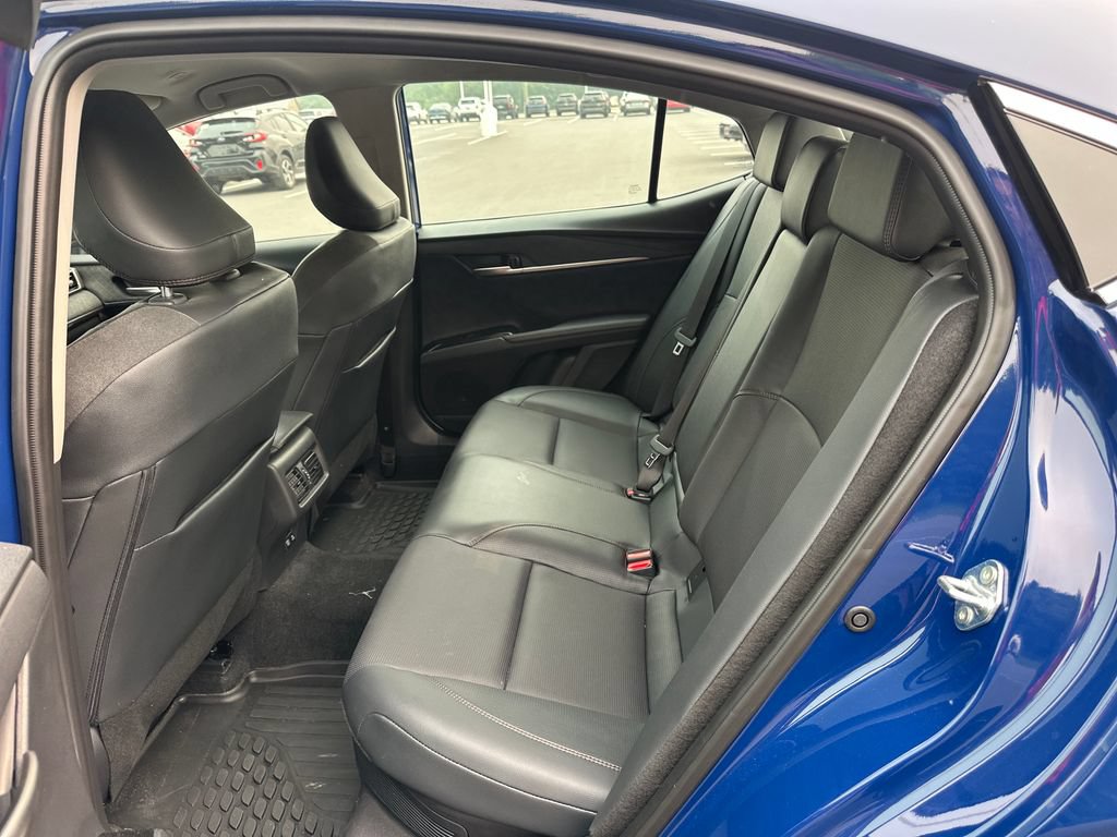Used 2025 Toyota Camry XLE FWD image 12