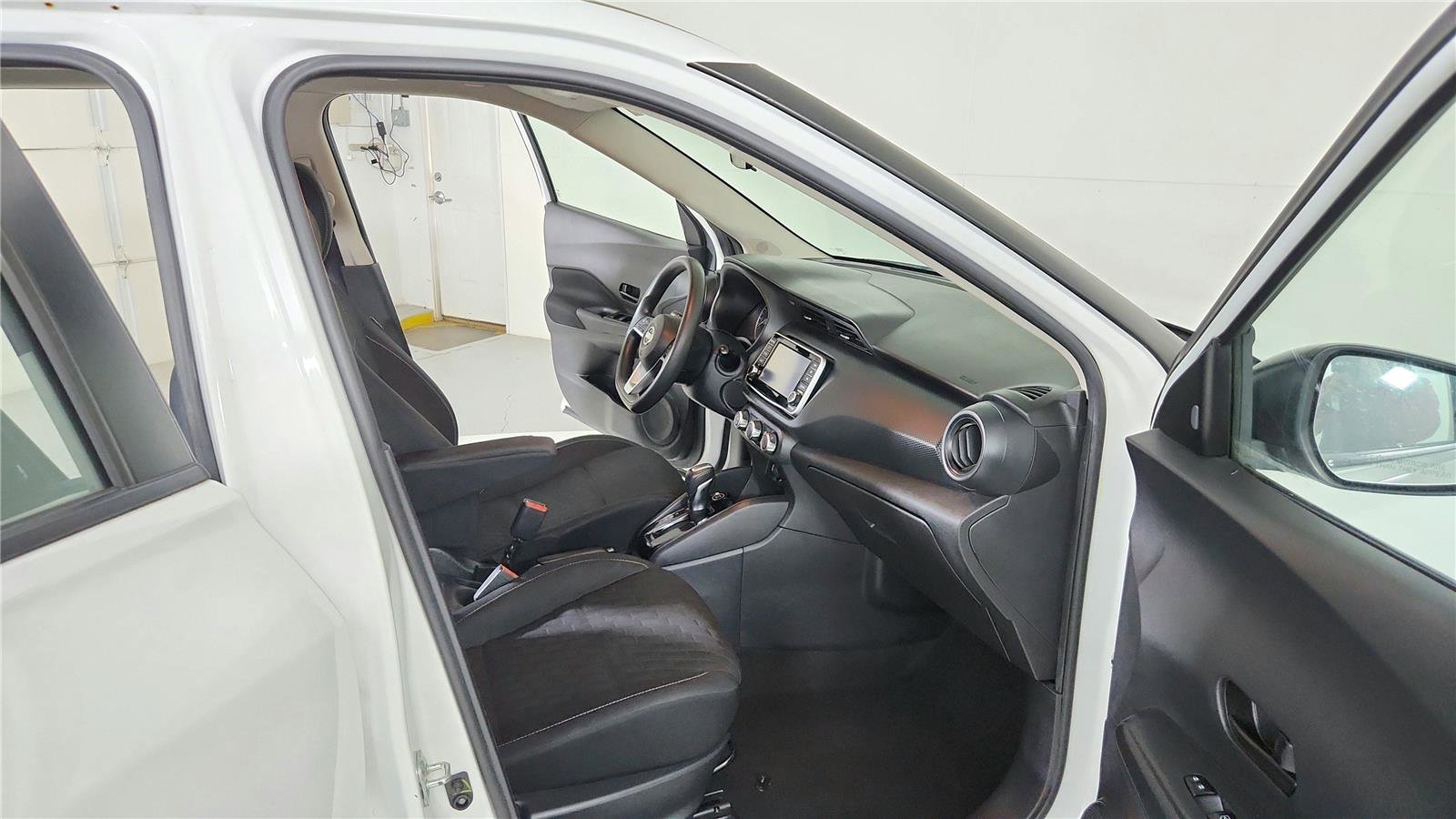Used 2022 Nissan Kicks S FWD image 17