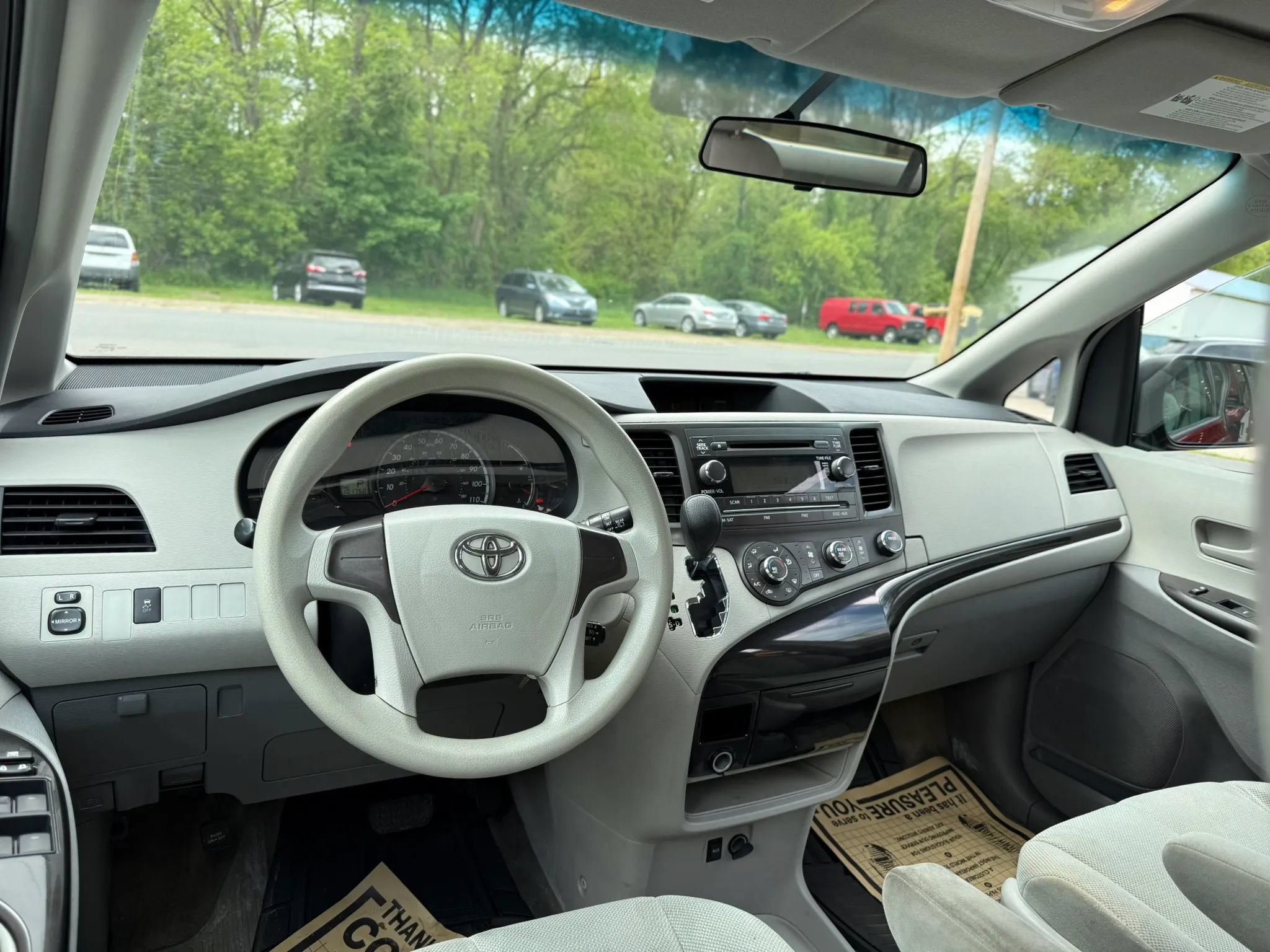 Used 2013 Toyota Sienna L FWD image 47