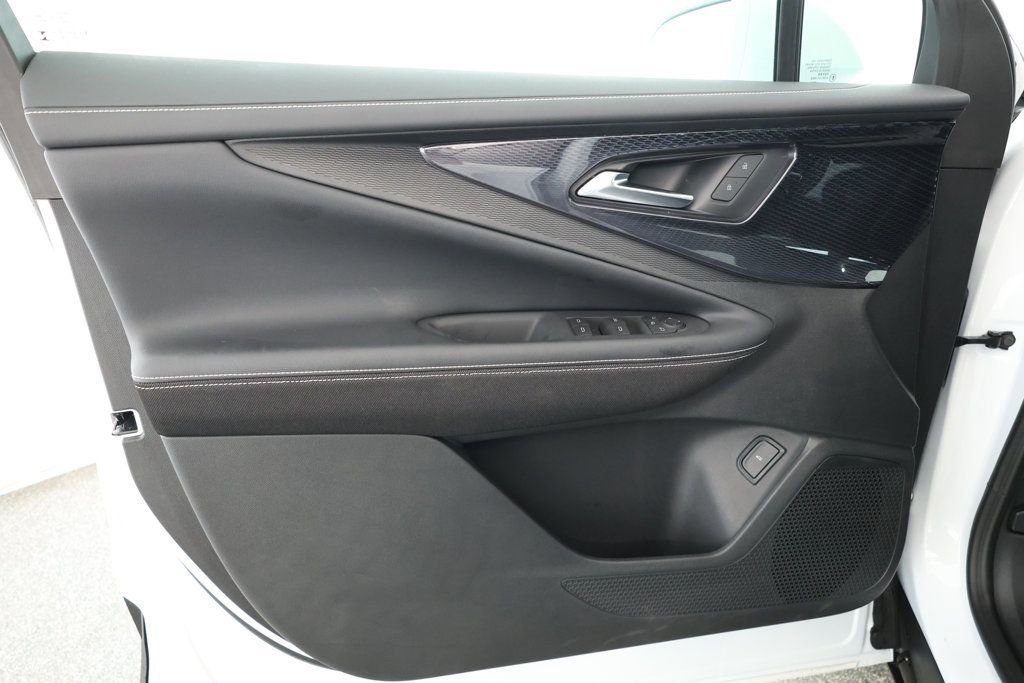 Used 2024 Chevrolet Blazer EV LT image 8