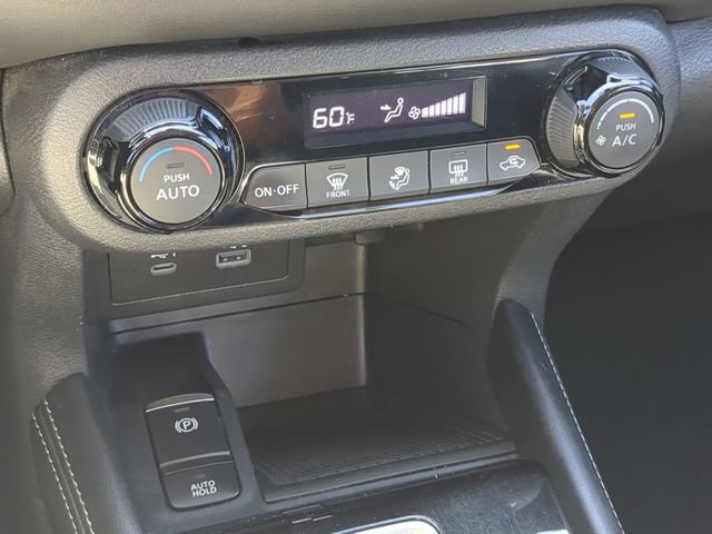 Used 2021 Nissan Kicks SR FWD image 18