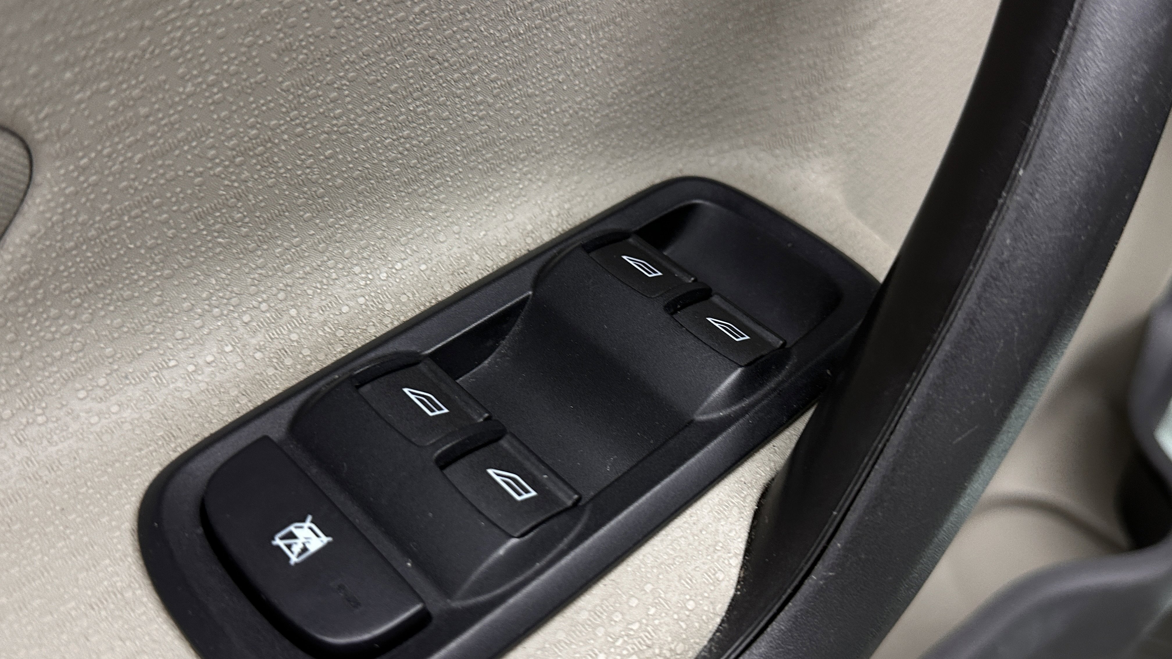 Used 2017 Ford Fiesta SE image 11