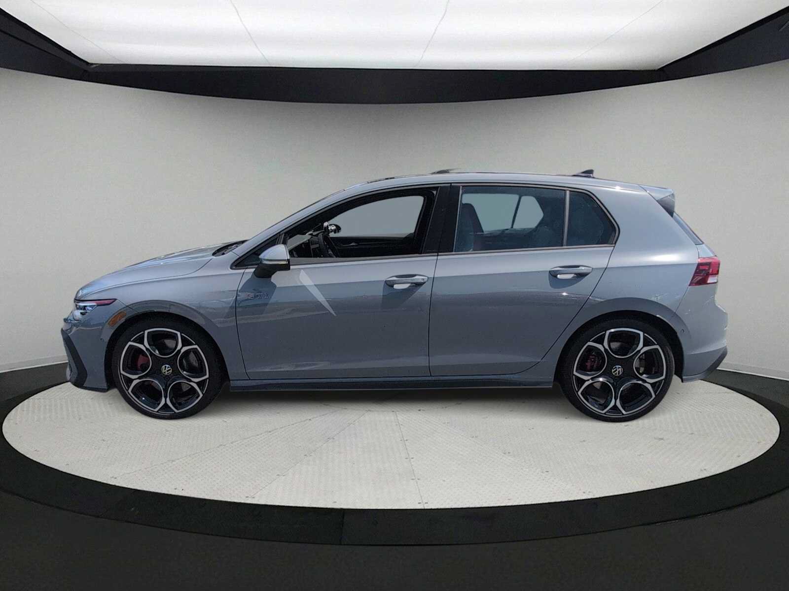 Used 2026 Volkswagen GTI Autobahn FWD image 5