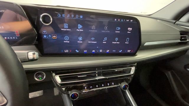 Used 2024 Chevrolet Traverse LS FWD image 25