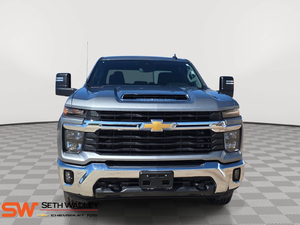 Used 2025 Chevrolet Silverado 2500 LT w/ Convenience Package AWD/4WD image 2