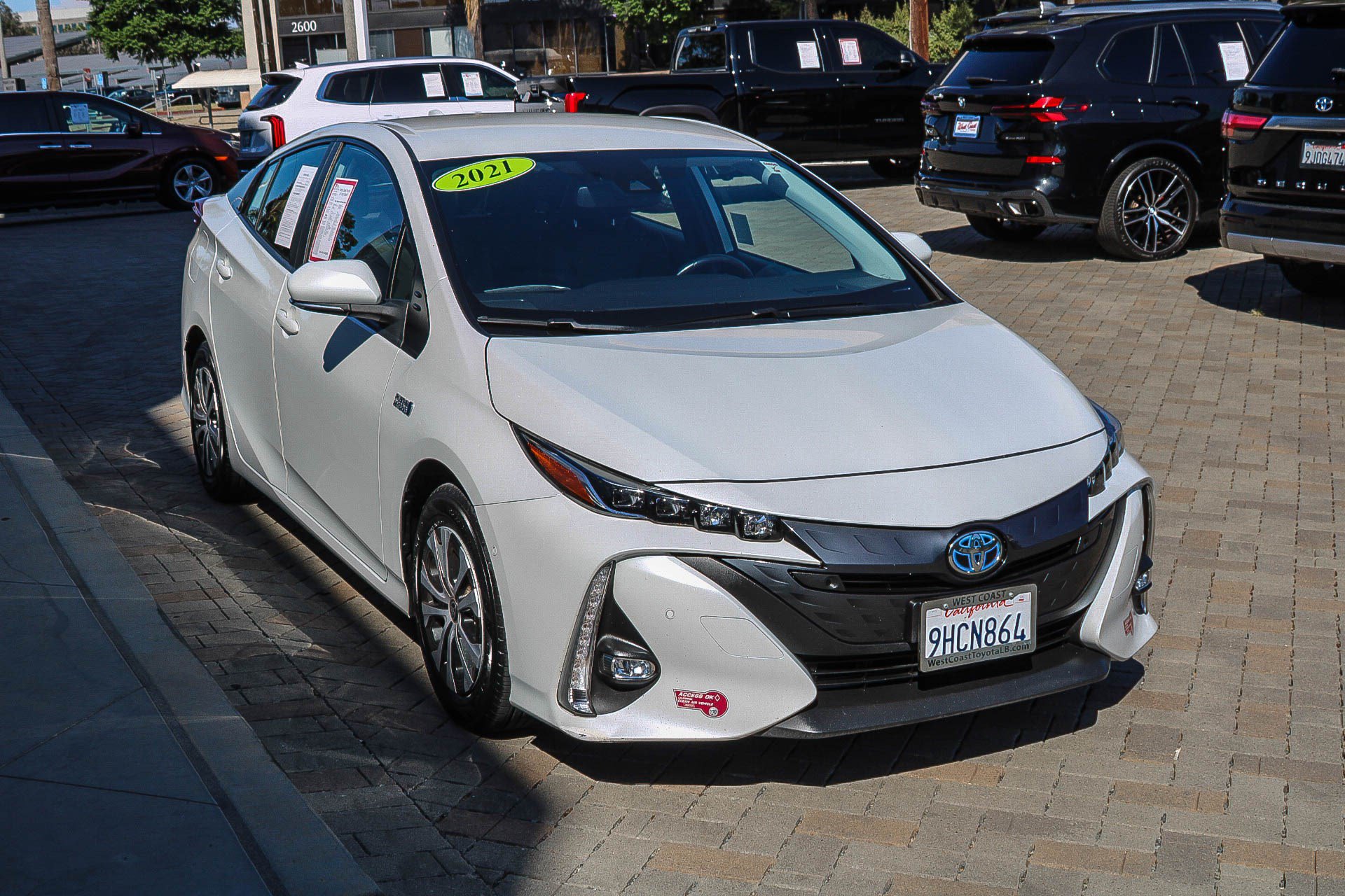 Certified 2021 Toyota Prius Prime Limited FWD image 3