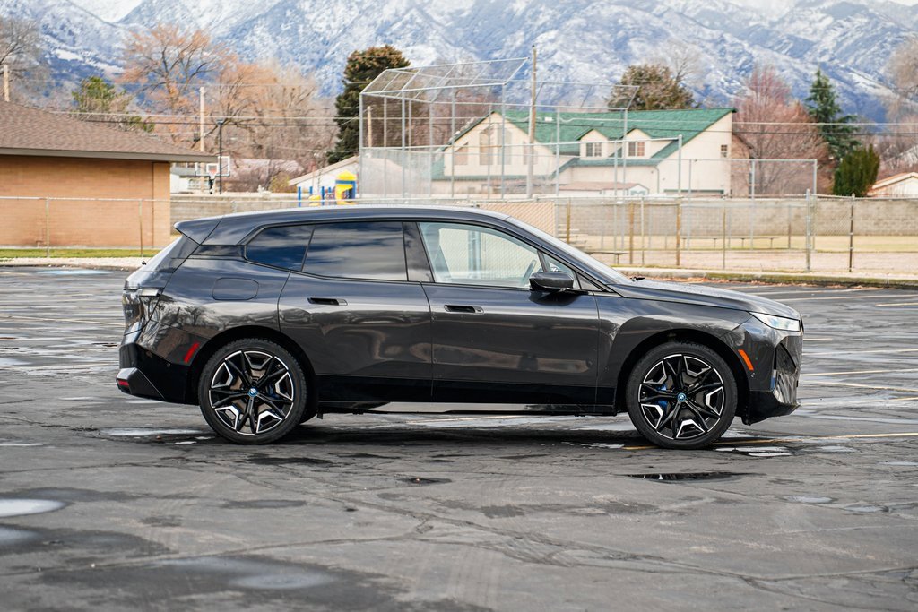 Used 2023 BMW iX xDrive50 w/ Sport Package image 4