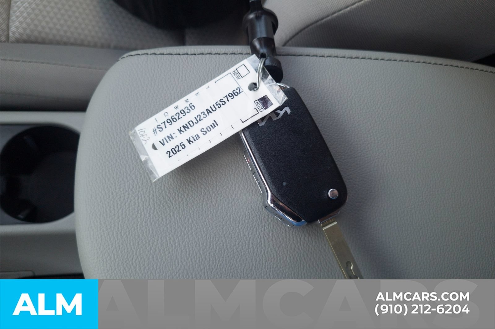 Used 2025 Kia Soul LX w/ LX Technology Package FWD image 34