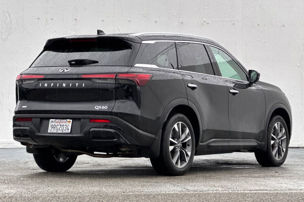 Certified 2025 INFINITI QX60 Luxe w/ Vision Package image 3