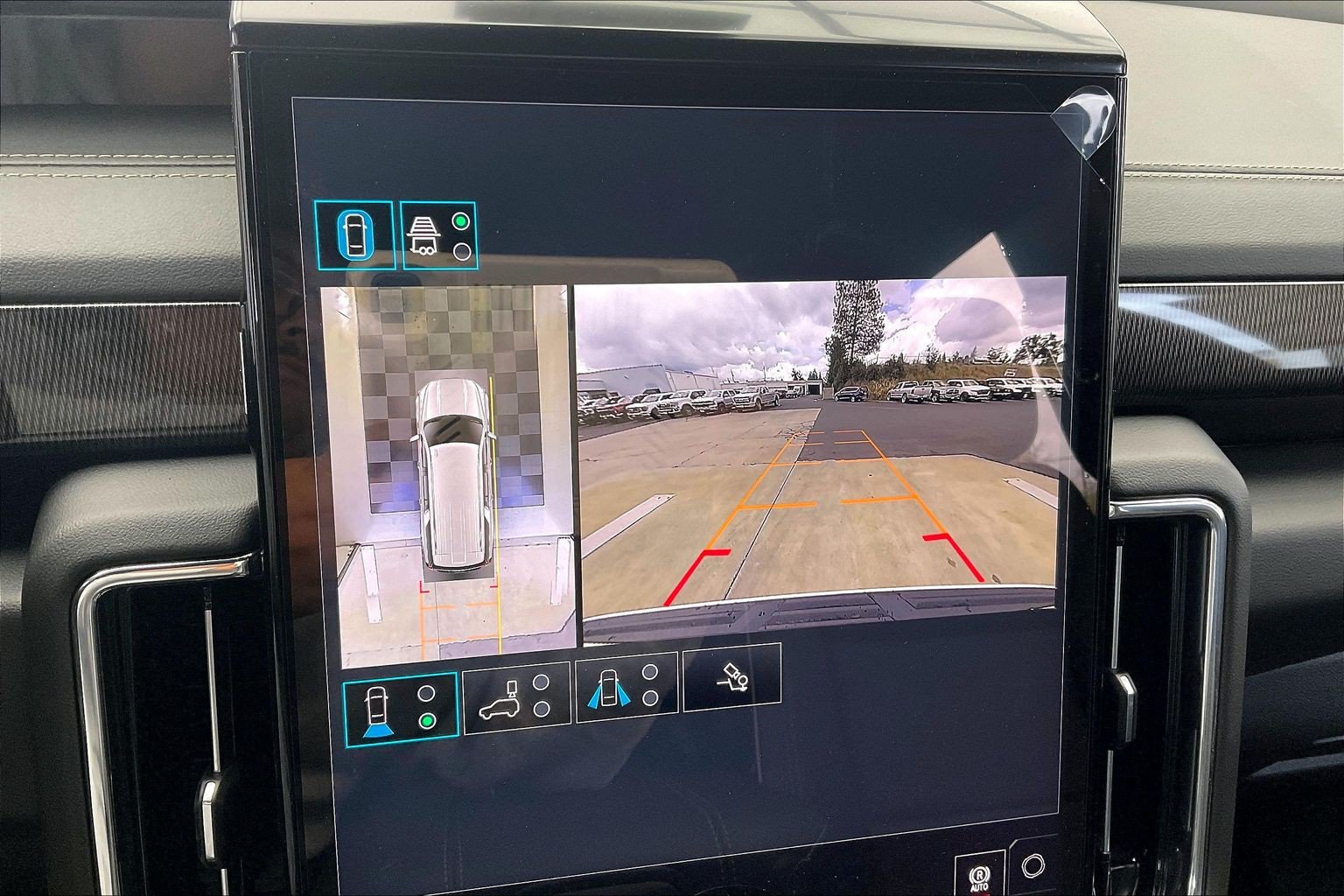 New 2026 GMC Yukon XL Elevation AWD/4WD image 13