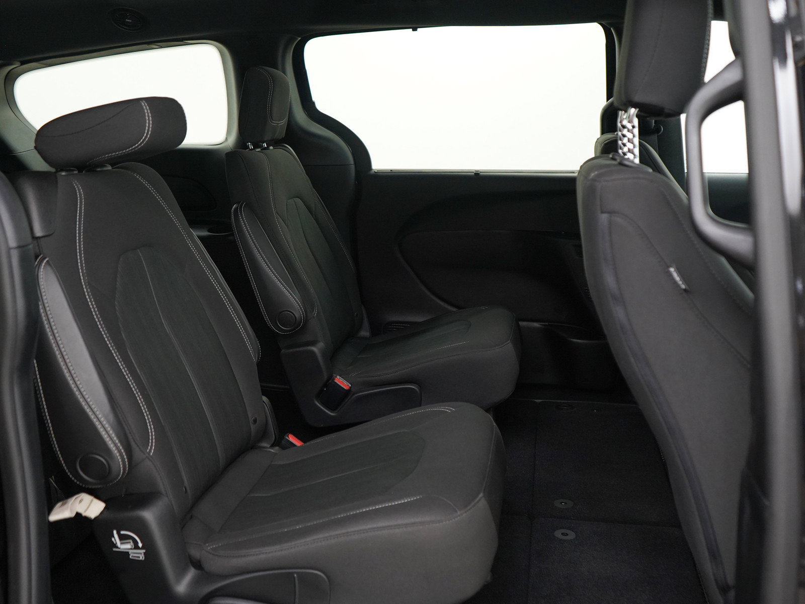 Used 2019 Chrysler Pacifica Touring Plus FWD image 12