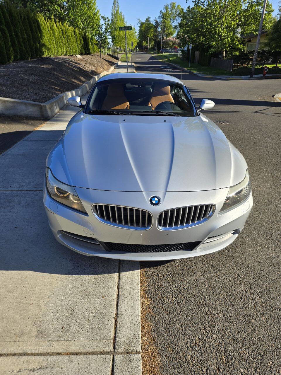 Used 2011 BMW Z4 sDrive35i image 2