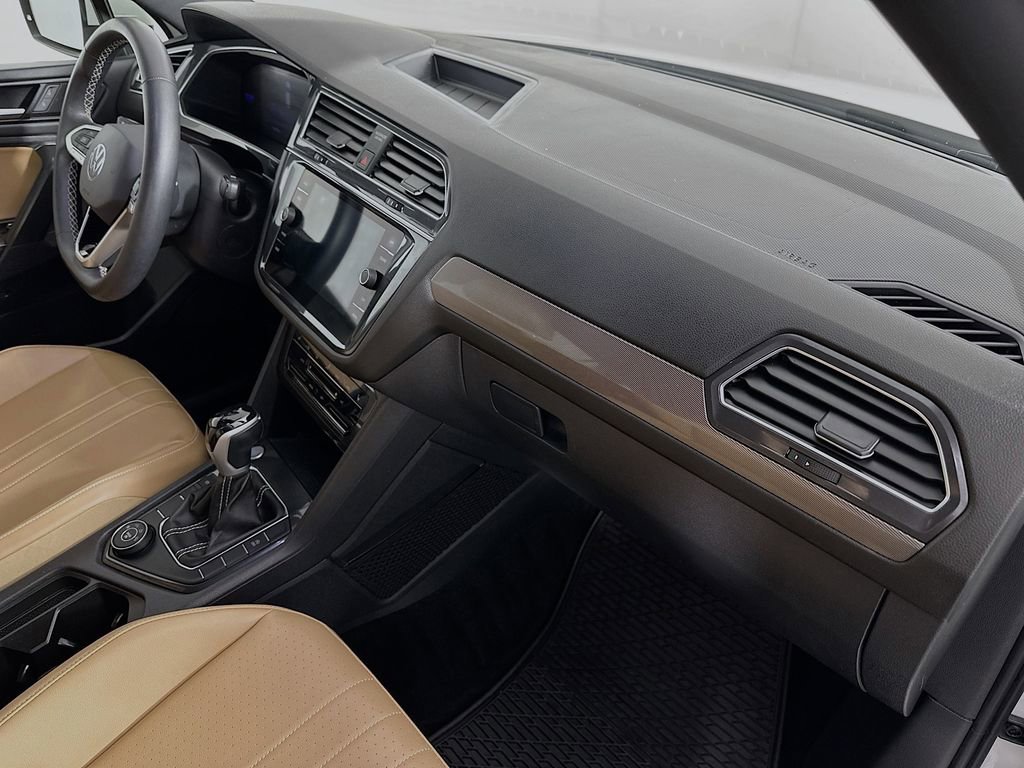 Used 2022 Volkswagen Tiguan SE image 29