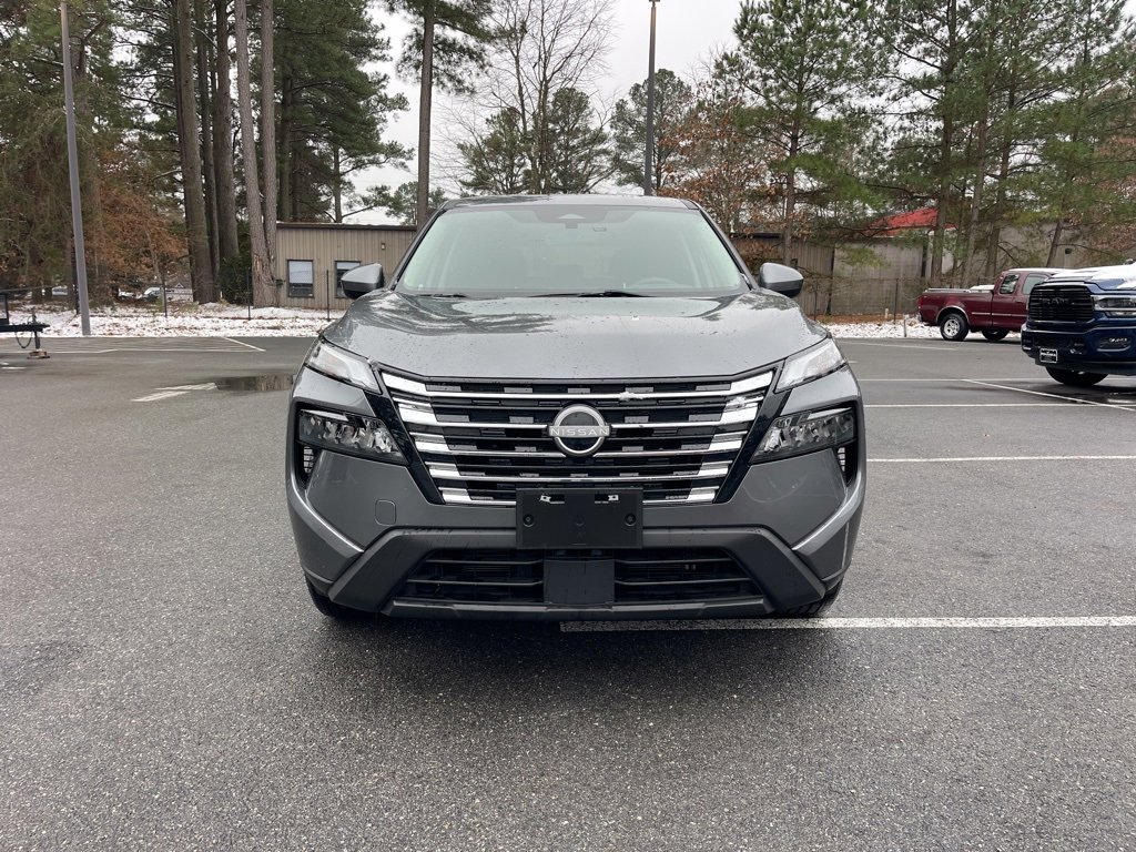 Used 2024 Nissan Rogue SV image 4