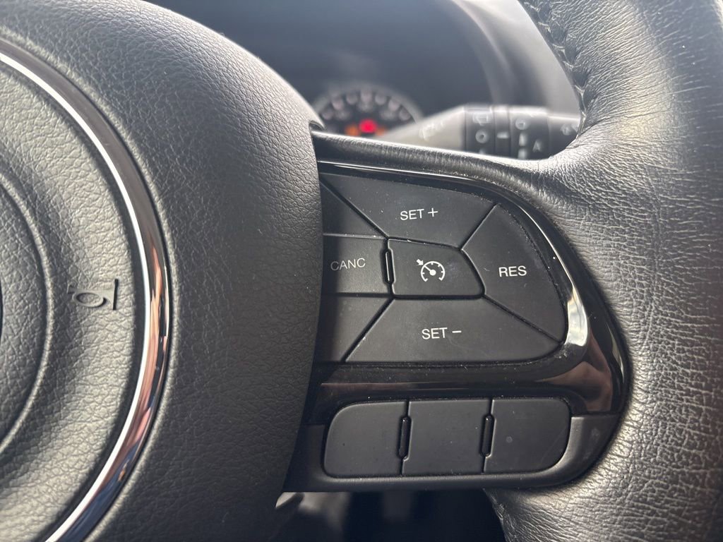 Used 2018 Jeep Renegade Altitude AWD/4WD image 15