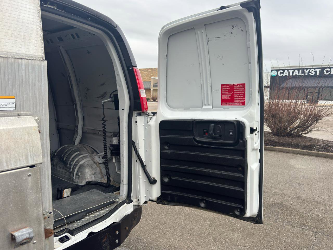 Used 2019 Chevrolet Express 3500 w/ Driver Convenience Package RWD image 25