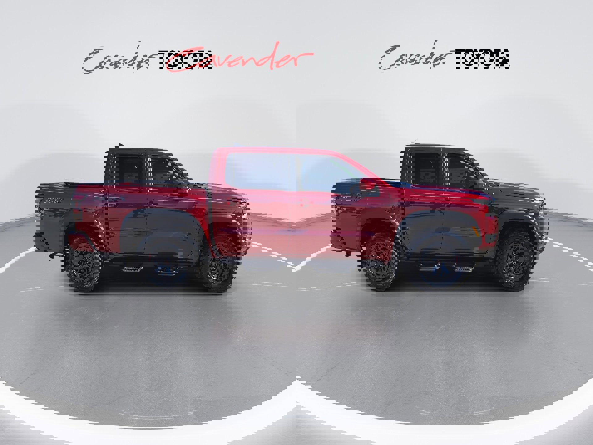 Used 2025 Nissan Frontier Pro-X image 9