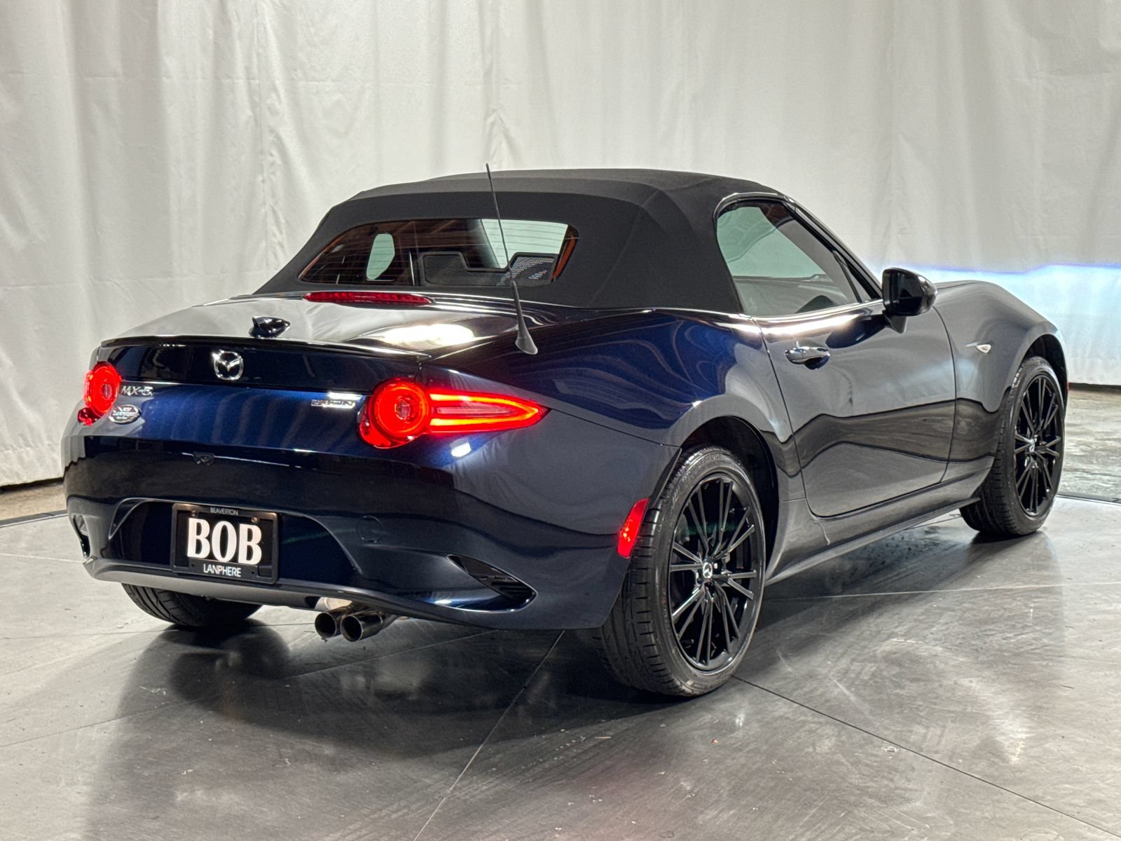 Used 2025 MAZDA MX-5 Miata Club w/ Weather Package RWD image 9