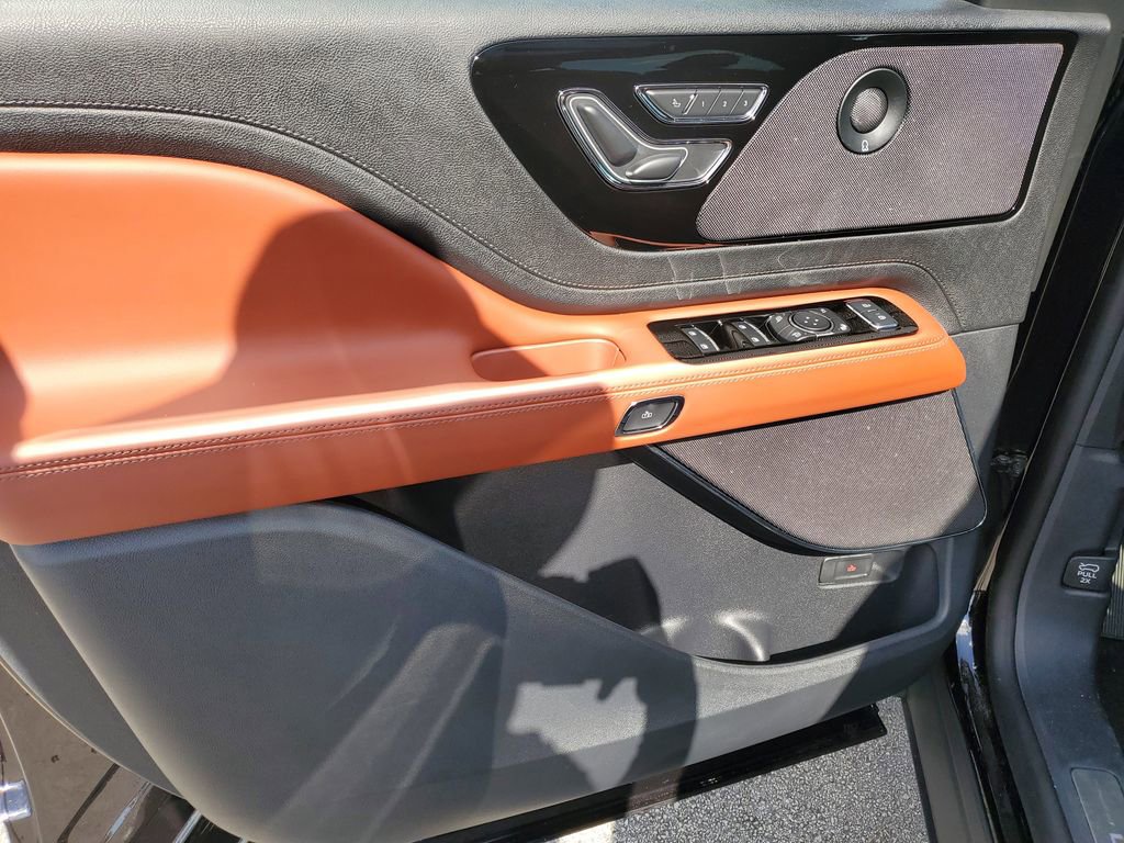 New 2025 Lincoln Aviator Reserve RWD image 18