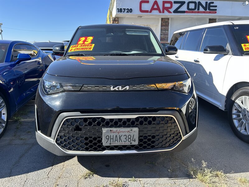 Used 2023 Kia Soul LX FWD image 3