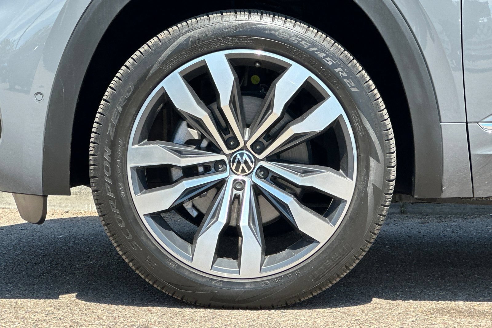 Used 2023 Volkswagen Atlas Cross Sport SEL Premium R-Line AWD/4WD image 25