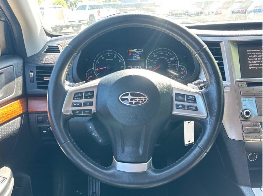 Used 2013 Subaru Outback 3.6R Limited AWD/4WD image 16