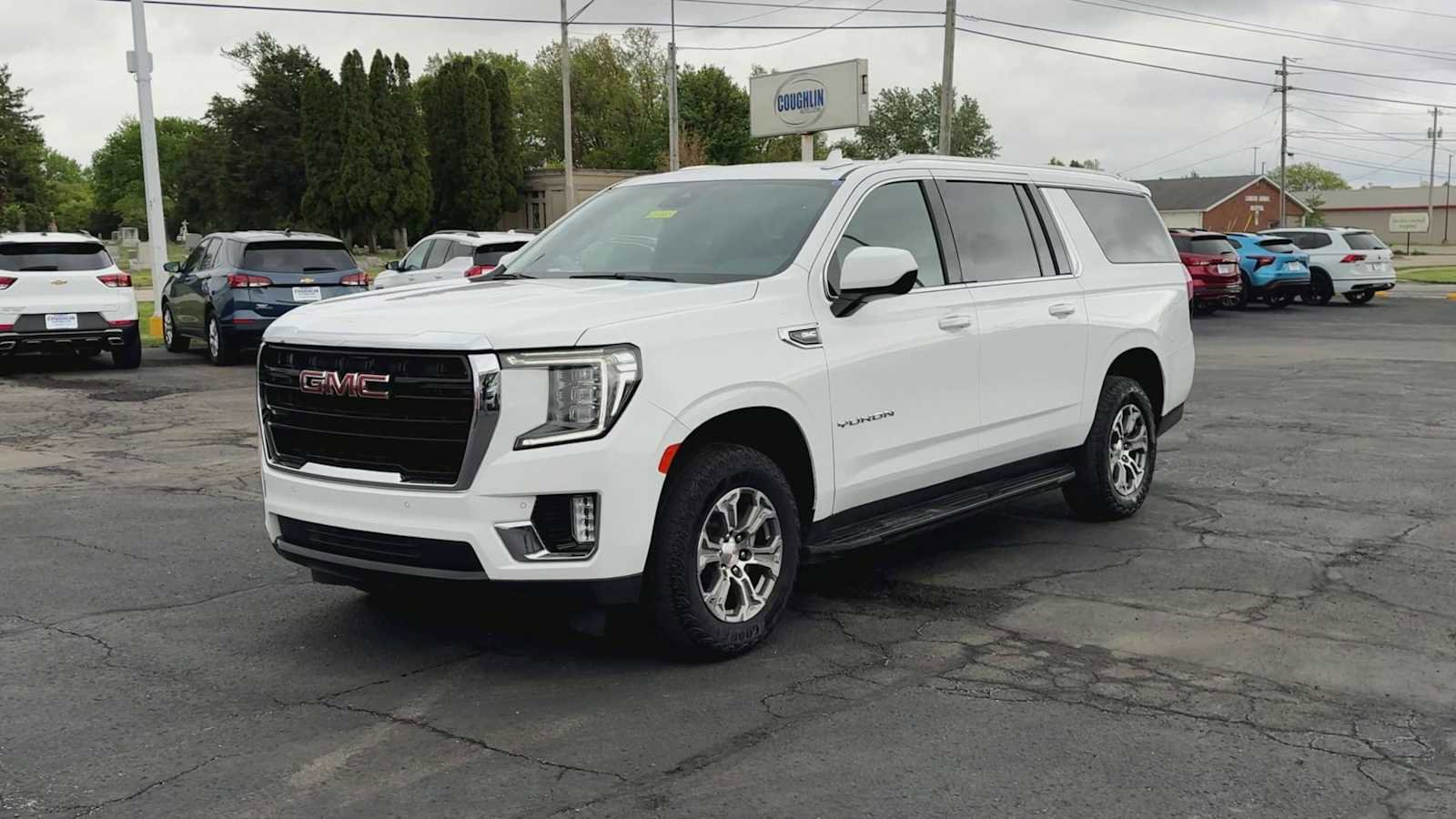 Certified 2023 GMC Yukon XL SLE w/ Max Trailering Package AWD/4WD image 4
