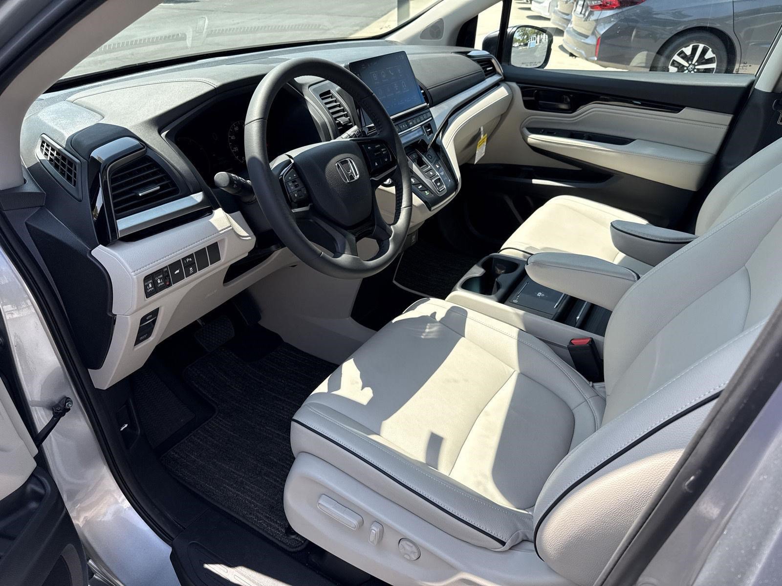 Certified 2026 Honda Odyssey Touring image 12