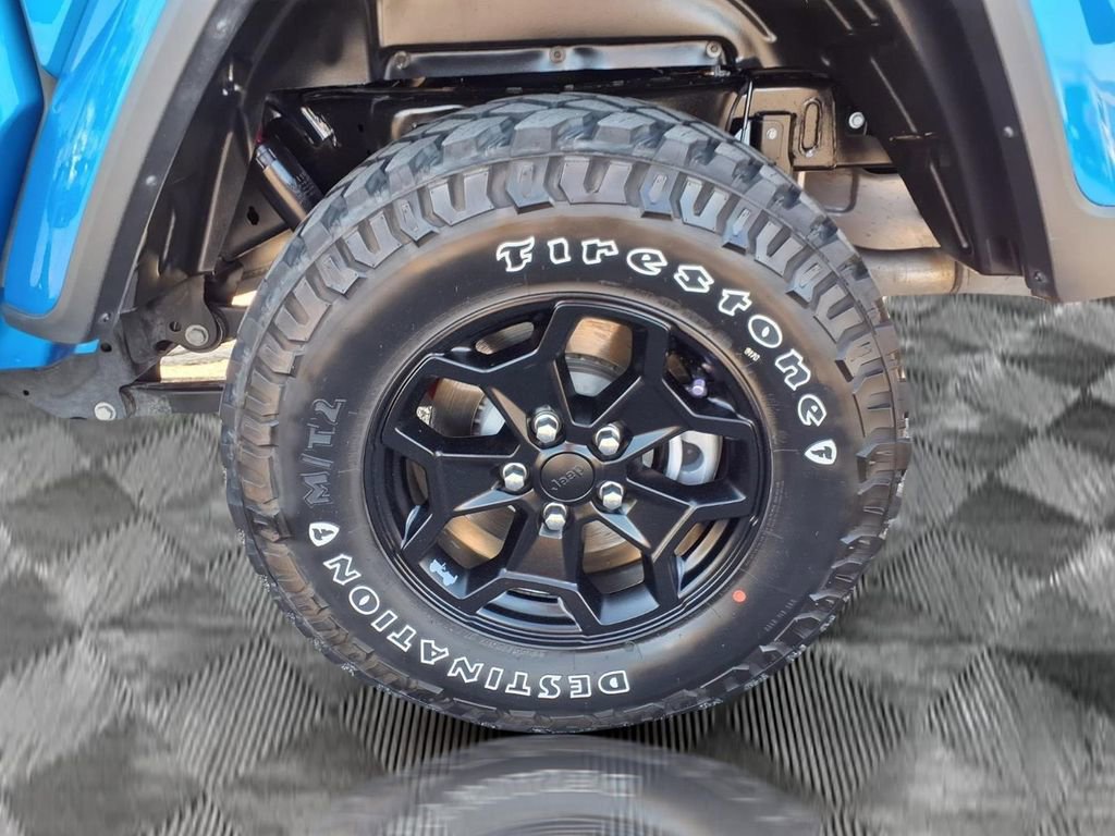 Used 2022 Jeep Gladiator Willys AWD/4WD image 21
