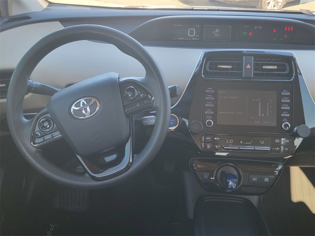 Used 2020 Toyota Prius LE image 18